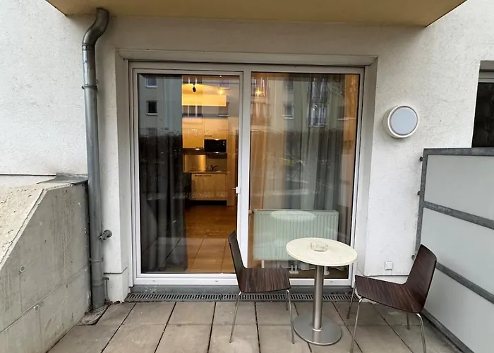 Apartamento In Upscale District With Wellness Area