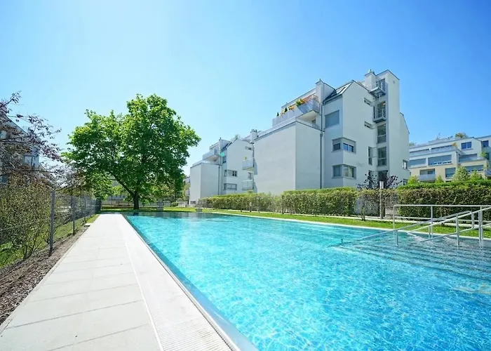 Apartamento In Upscale District With Wellness Area