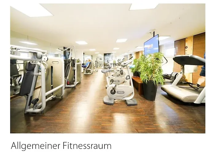 In Upscale District With Wellness Area Apartamento